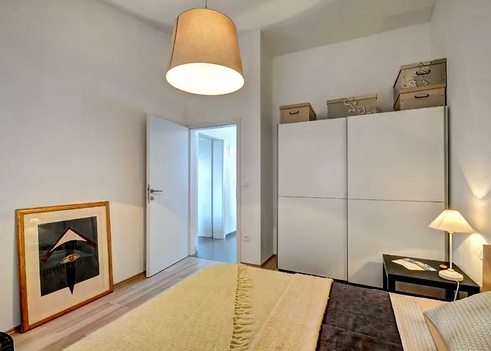 Lila Apartman *