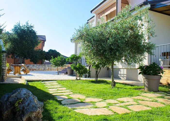 Apartman Lila *