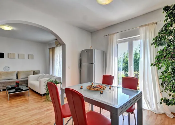 Lila Novigrad Istria