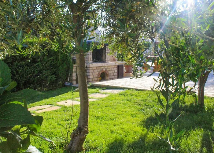 Lila * Novigrad Istria