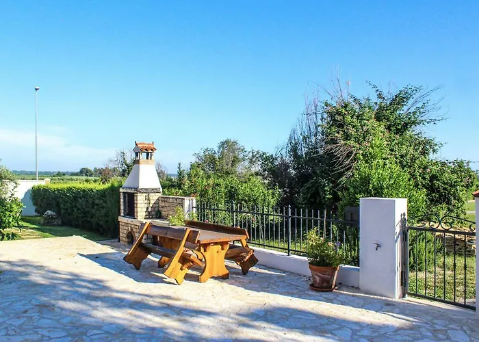 Lila Novigrad Istria